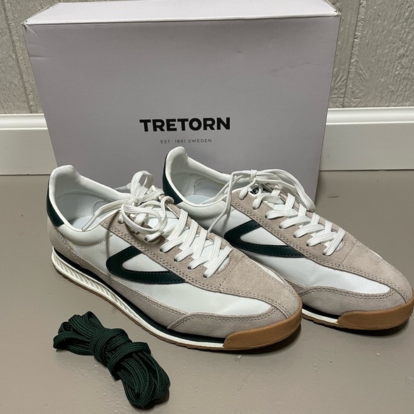Tretorn Sneakers. Size 7 - Picture 1 of 6